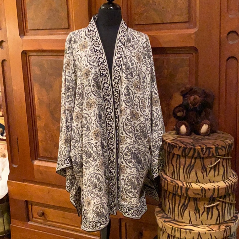 Lightweight kimono jacket